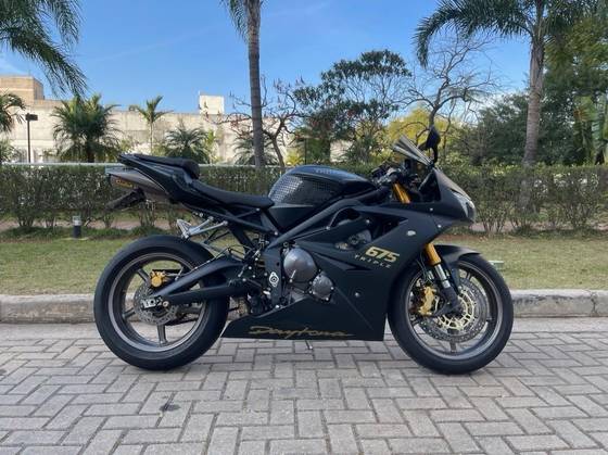 TRIUMPH DAYTONA 675 